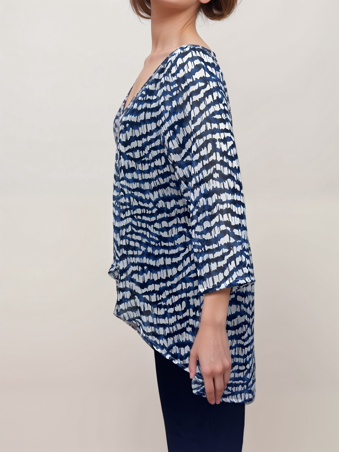 Abstract Wave Print Sheer Cardigan - Navy and White